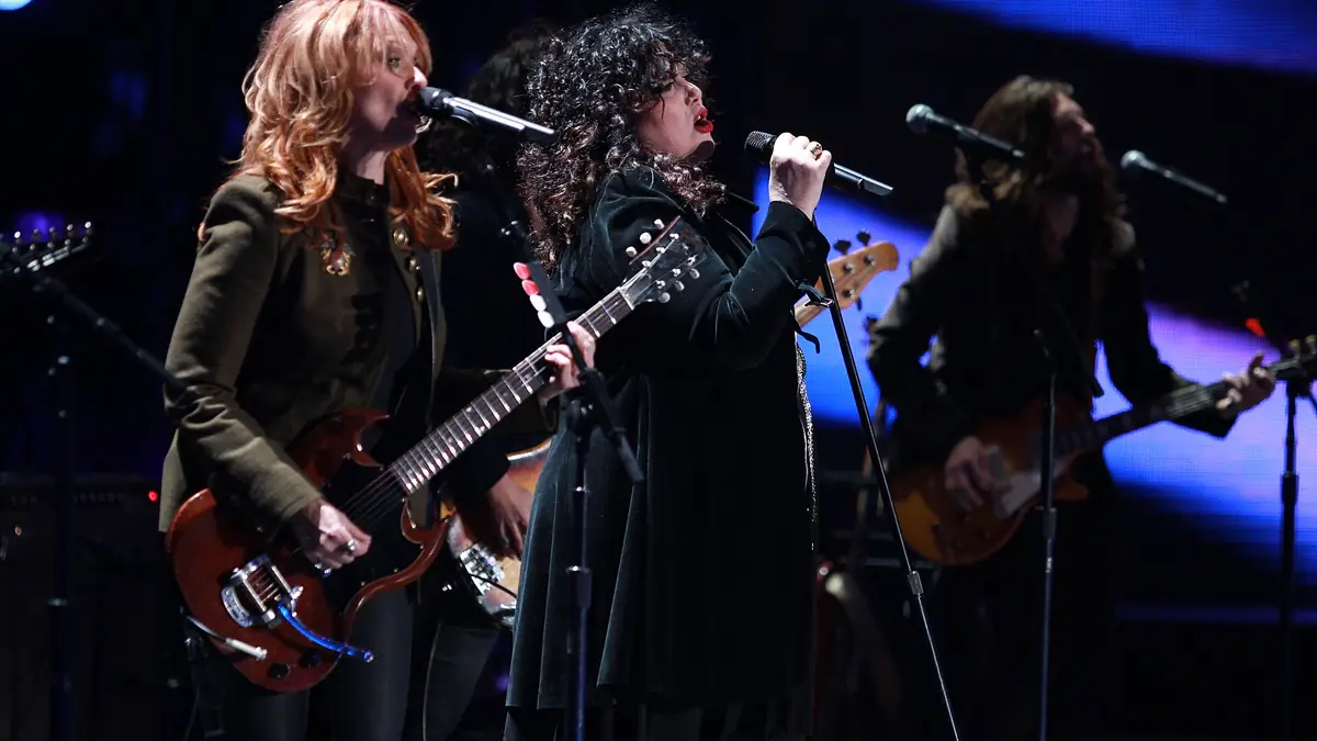 Heart performs for service members during the 2010 VH1 Divas Salute the Troops concert at Marine Corps Air Station