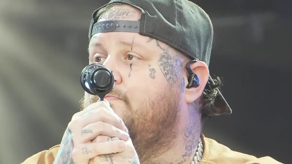 Jellyroll performing live at the Global Citizen Festival on September 28, 2024. The artist is on stage ready to sing