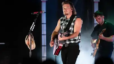 Morgan Wallen performing live