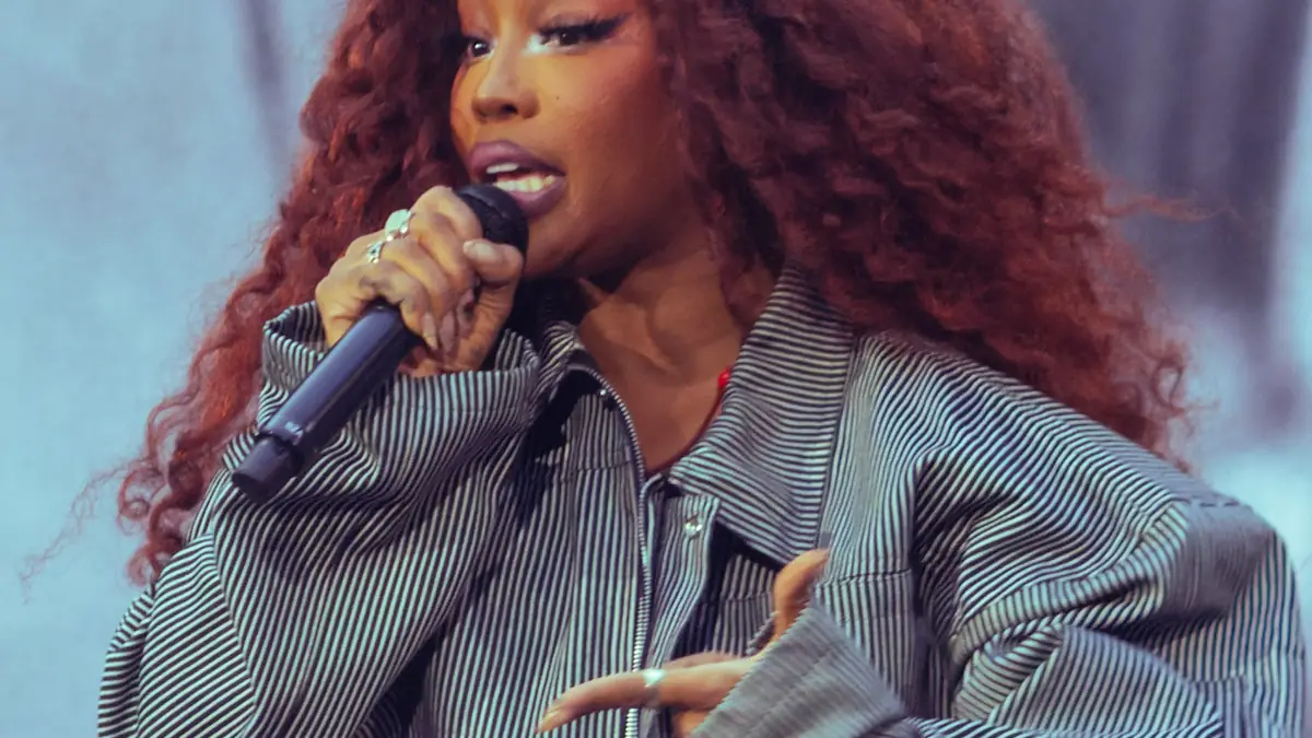SZA performing at the Grand National Tour